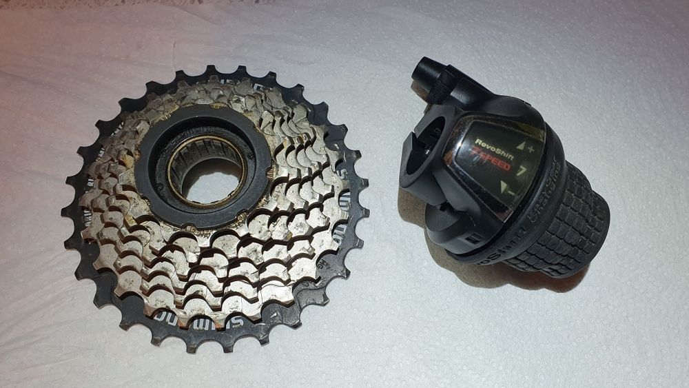 Pinion și manetă RevoShift 7 viteze + brat pedalier 152mm