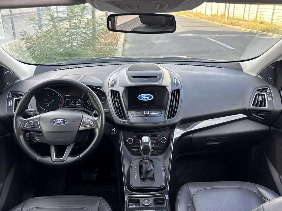 Ford Kuga Titanium 2.0 180 CP 4x4 Automat Plafon