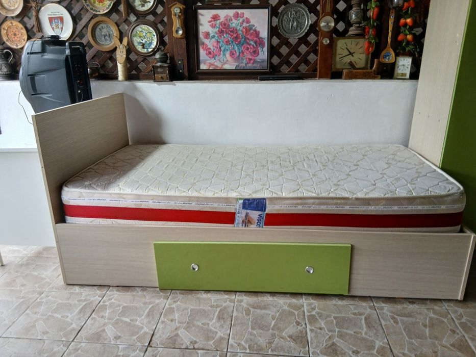 Dormitor copii  dulap, pat ,noptieră și birou