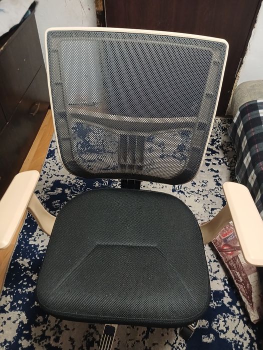 Продам офисные стулья