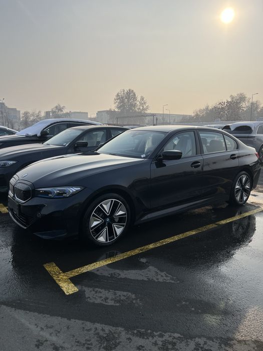 Bmw i3  40L   2025 model  night Sport