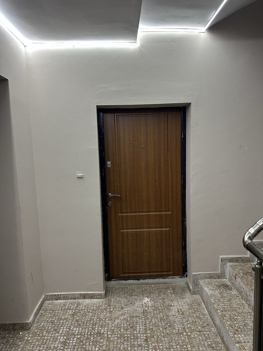 Продавам двустаен с дворно парко място в Трошево