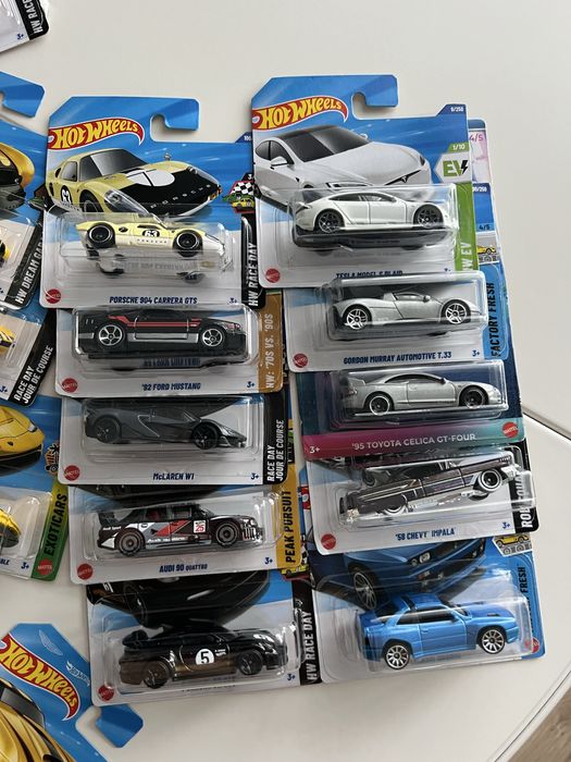 Hot wheels aston martin db4gt