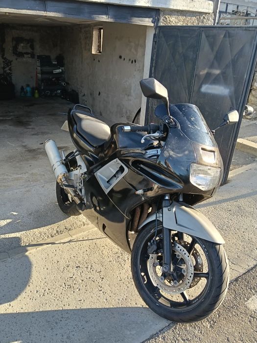 Vând Honda cbr f2