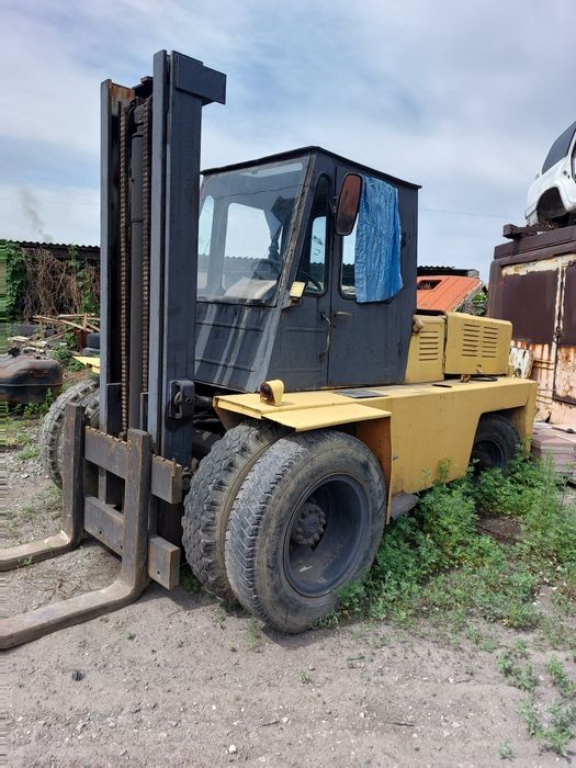 Продам вилочный погрузчик 5тонн