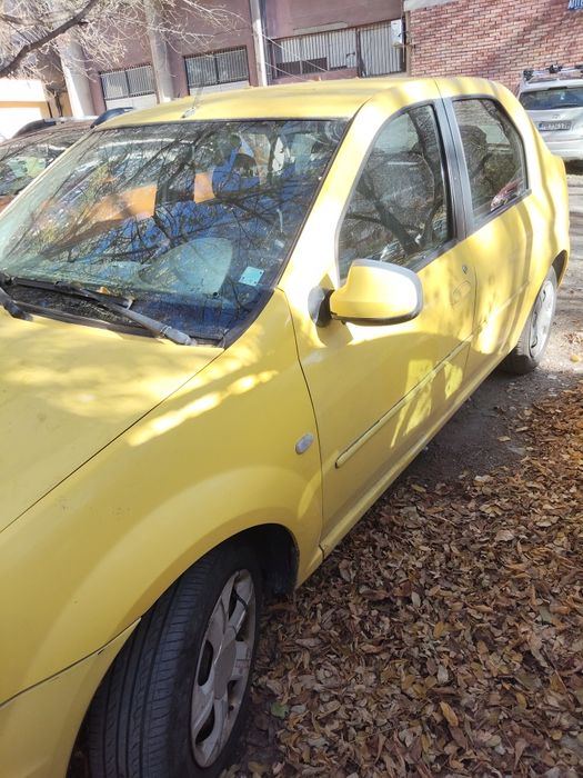 Продавам ДАЧИЯ ЛОГАН 1.6