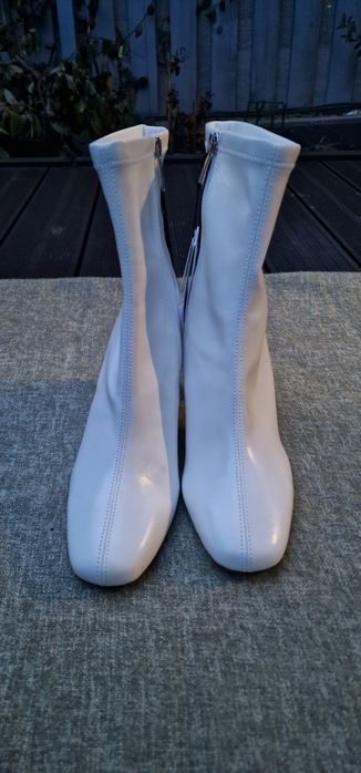 Botine Bershka noi