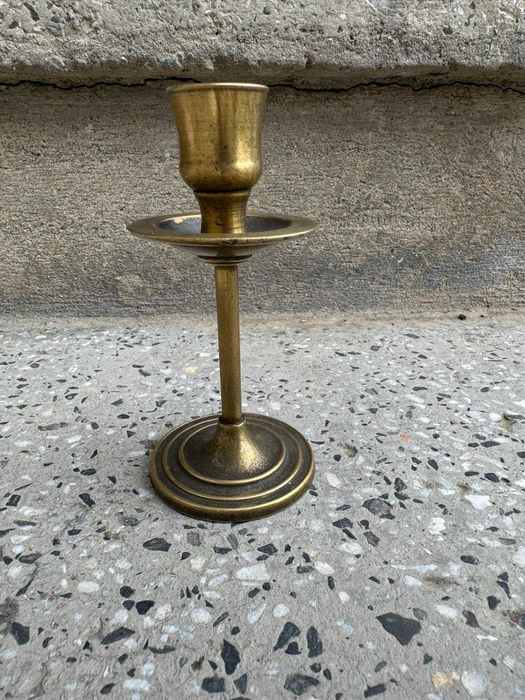 Стара каничка и свещник