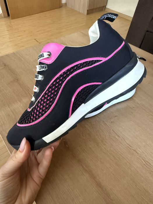 Love Moschino кецове