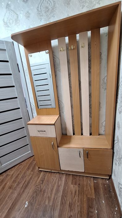 Продаётся прихожая