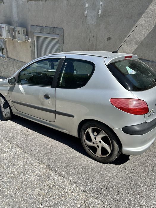 Кола Peugeout 206