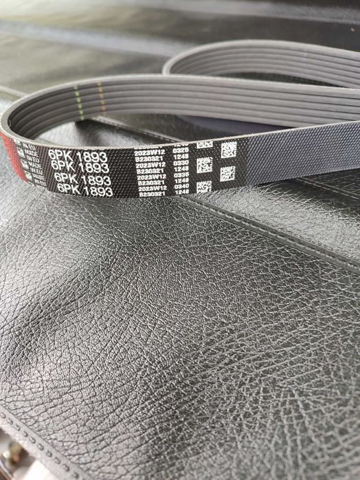 Пистов ремък за автомобил GATES 6PK1893