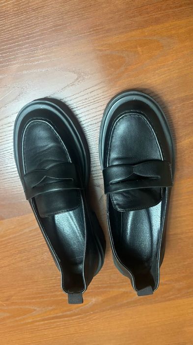 женская обувь одели 2 раза