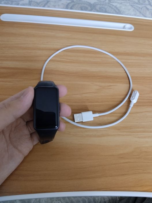Фитнес часы Huawei band 6 черный