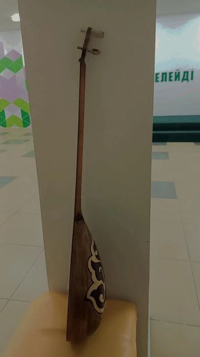 Домбыра (в хорошем качестве)