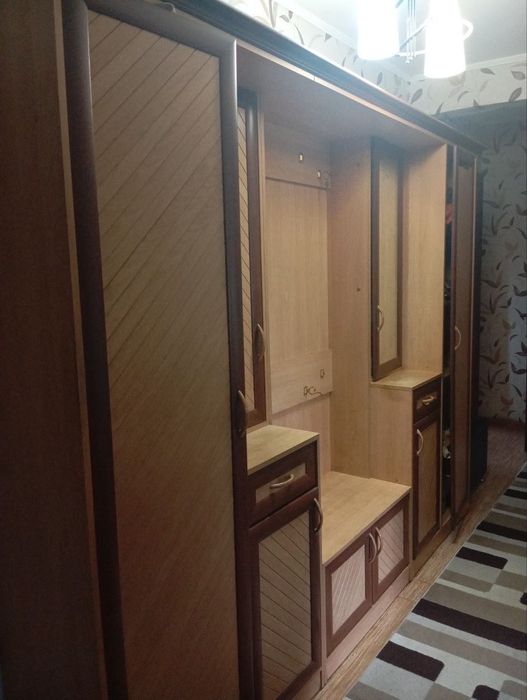 Продам шкаф-прихожую