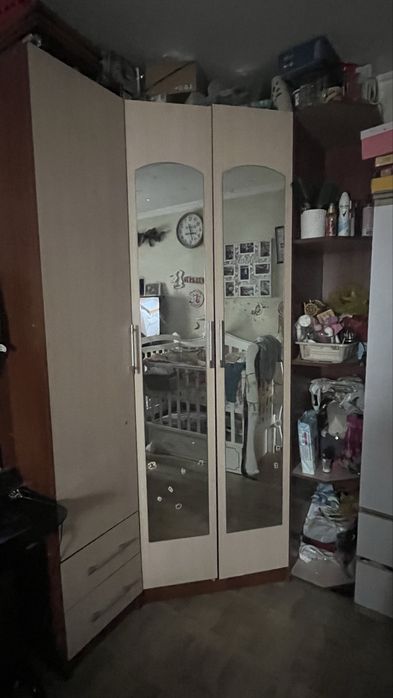 Продам угловой шкаф