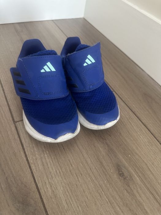 Обувь кроссовки