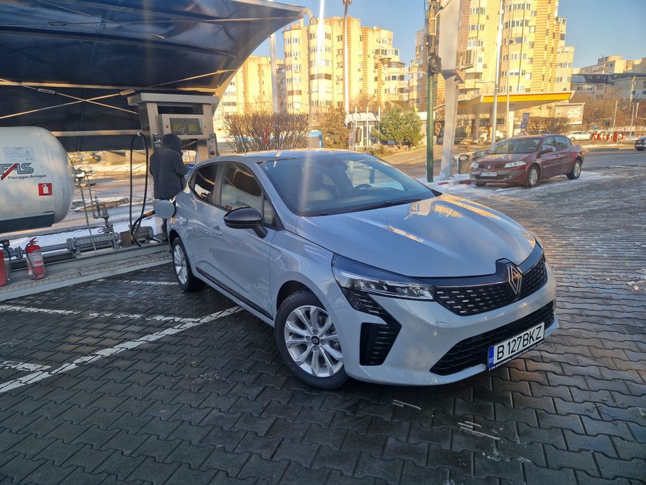 Inchiriez masina renault clio nou / benzina gpl