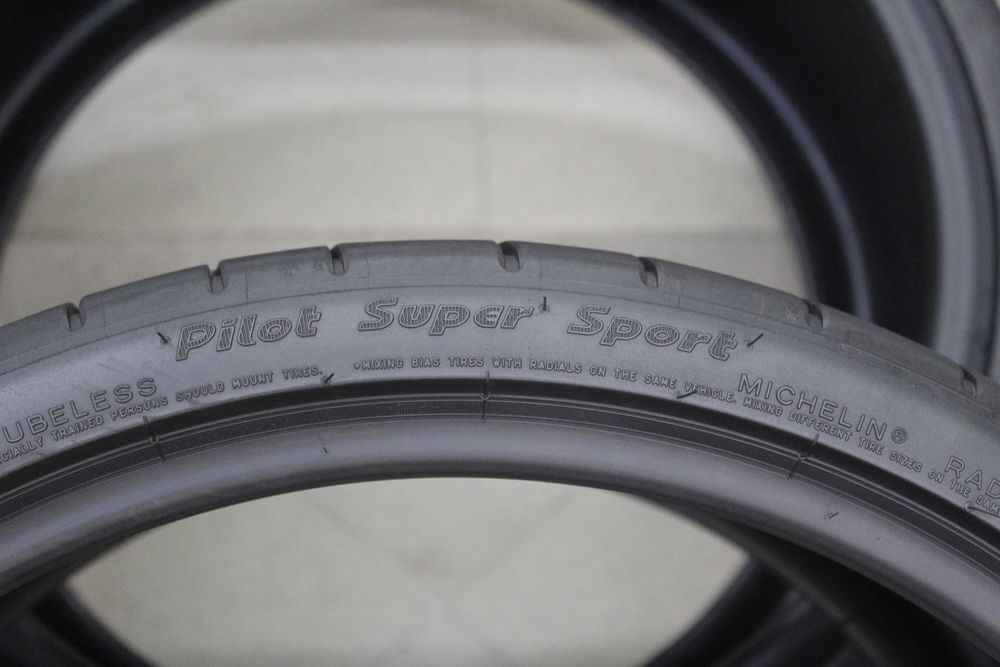 305/25-20 Michelin Pilot Super Sport