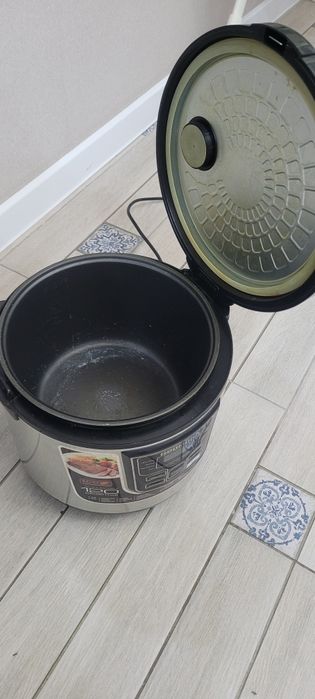 Срочно продам мультиварку.