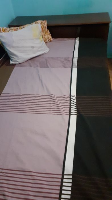 Продавам спалня с ракла и матрака