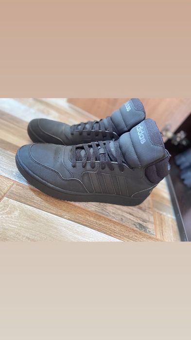 Мъжки обувки Adidas -високии кецове и маратонки