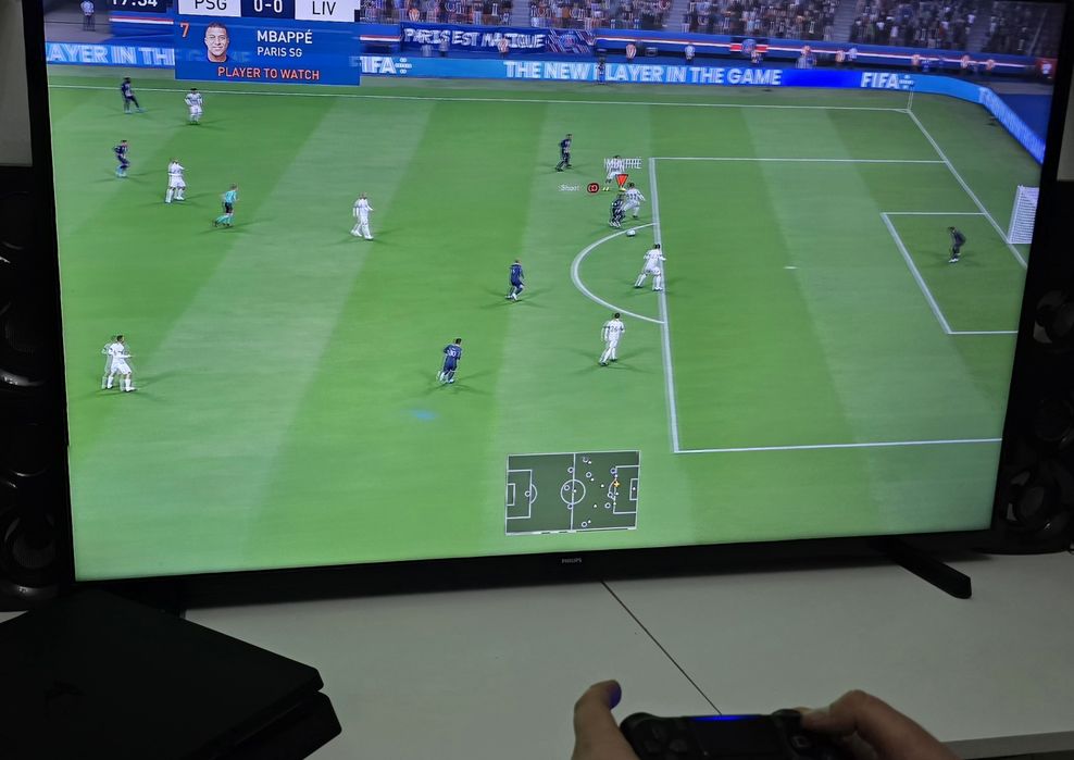 Consola PlayStation 4 slim cu accesorii si jocuri