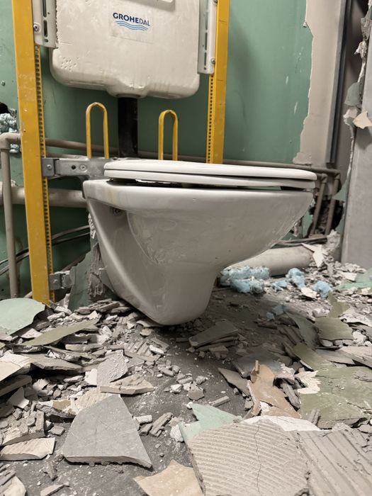 Туалет и инсталяция