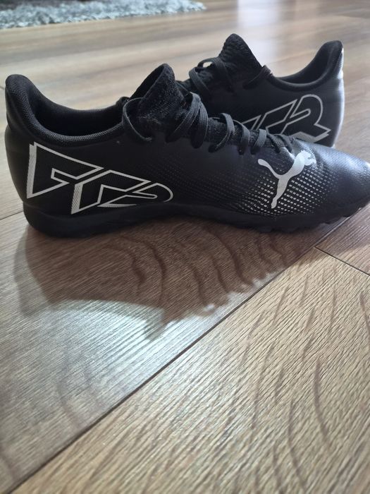 Ghete de fotbal puma