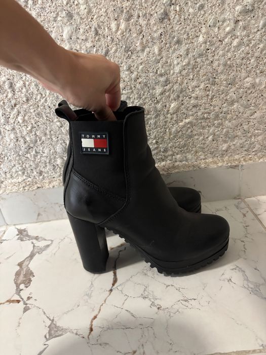 Tommy Hilfiger боти естествена кожа