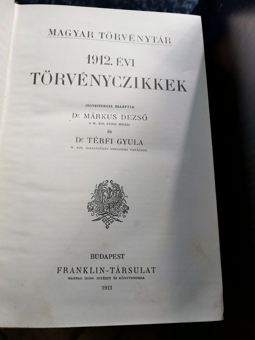 Colectie carti vechi cu legistlatia maghiara (1871-1912)