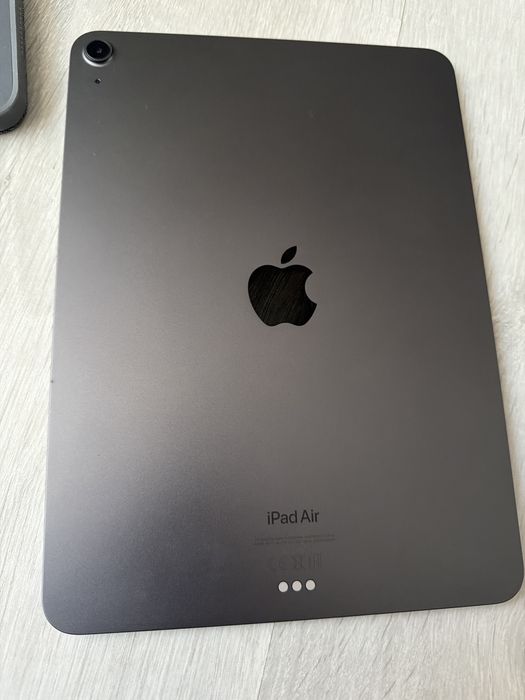Ipad Air 5 th generation + tastatura + pencil
