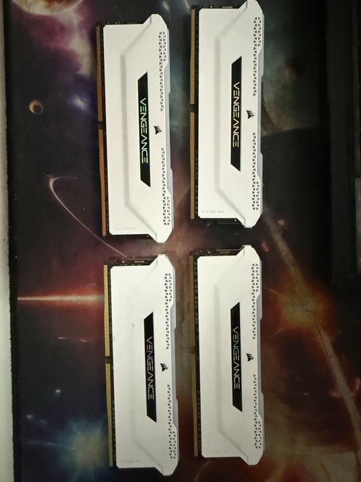 Corsair VENGEANCE RGB PRO DDR4 3600MHz – 32GB (4×8GB) White
