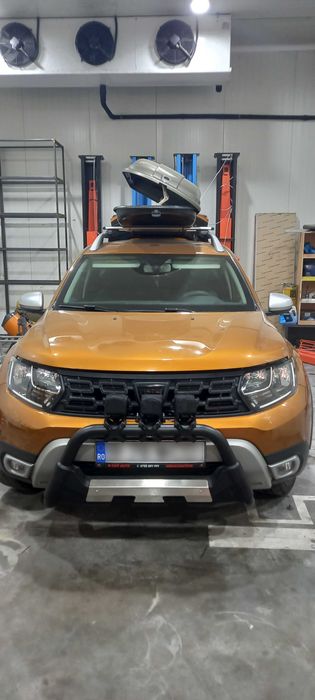 Huse proiectoare auto
