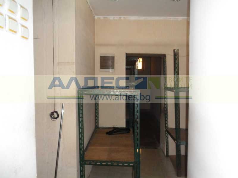 Отдава се дългосрочно магазин на бул. Стефан Стамболов!