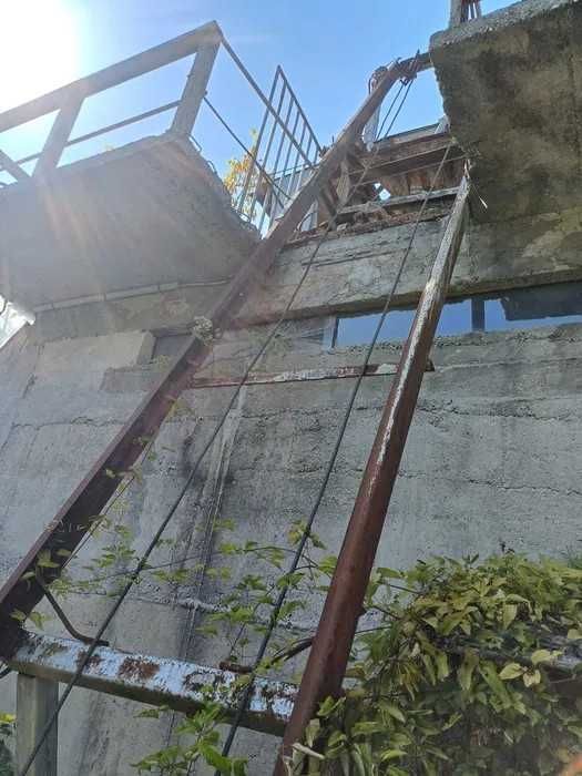 Малък бетонов център, бетонобъркачка, оборудван
