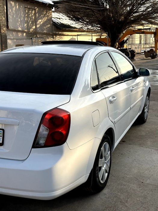 Laccetik 1.8 avtomatik