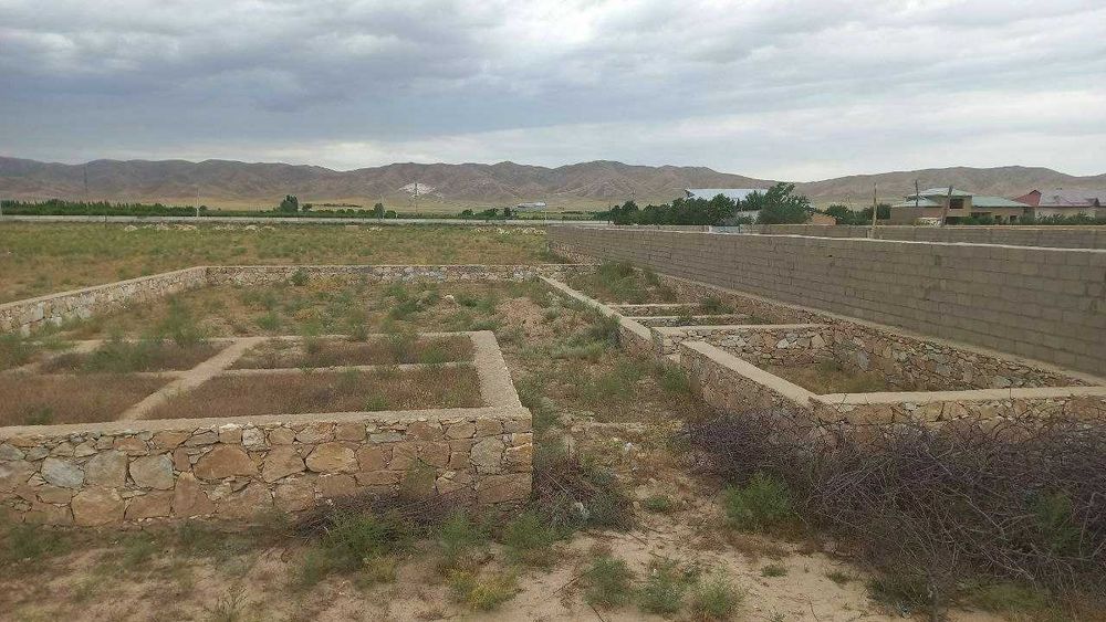 yer sotiladi uchastka