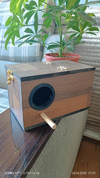 Гнездовой домик для попугаев