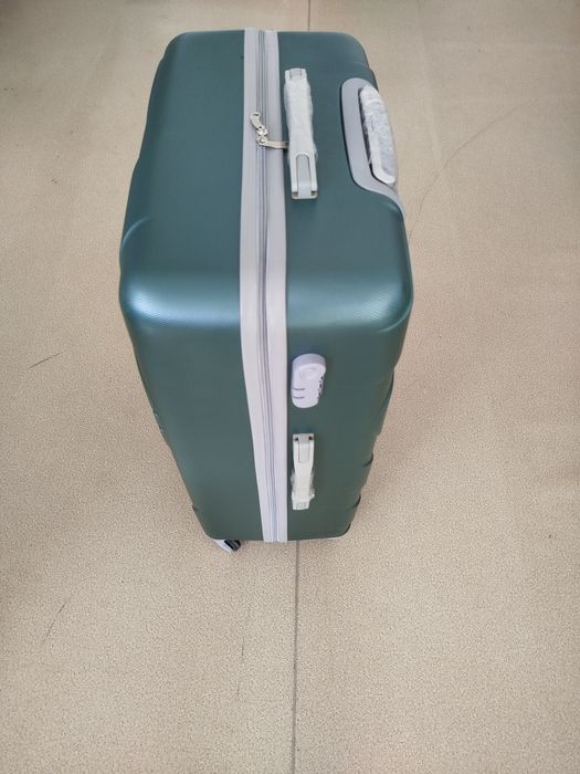 Чемодан большой 2 цвет