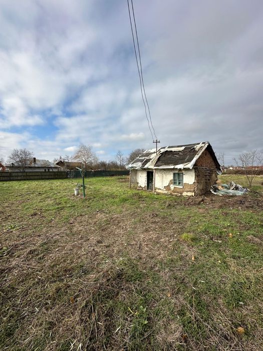 Teren intravilan intre vecini