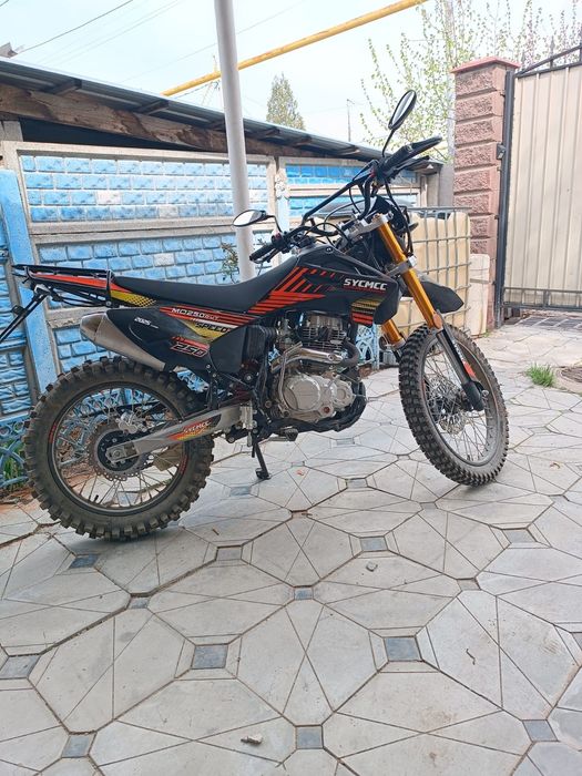 Продам эндуро 2025 года. 250 кубов.