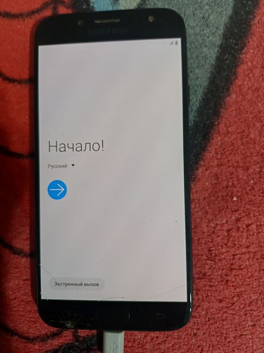 Продам старый телефон Samsung Galaxy J7 бу