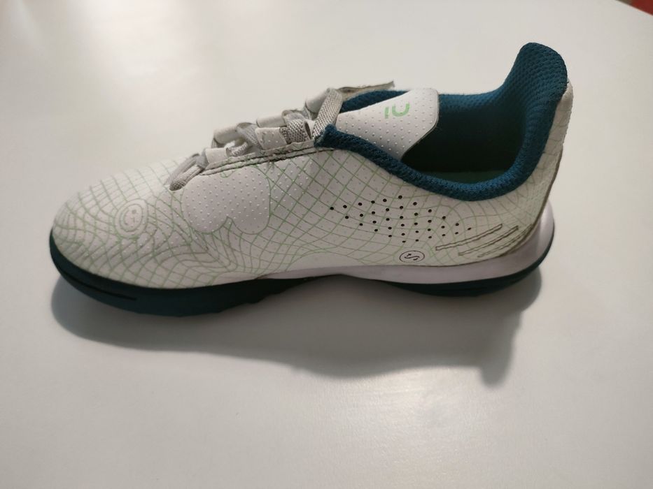 Ghete copii fotbal 30 gazon albe Kipsta Viralto STC perfecte