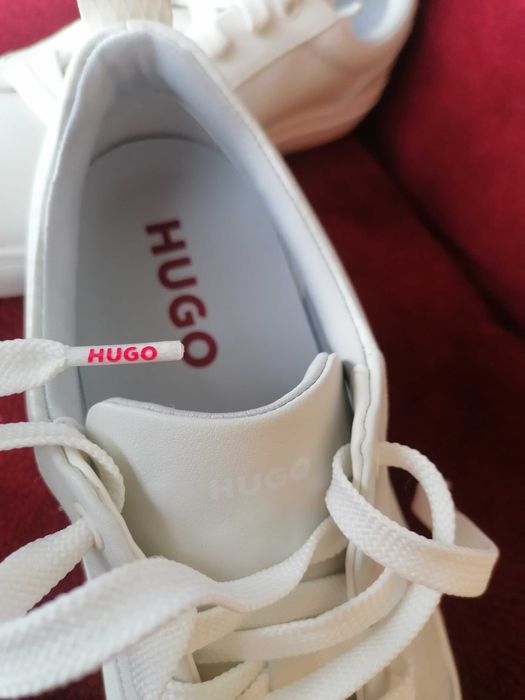 PANTOFI SPORT HUGO BOSS - ADIDASI TENESI SNEAKERSI piele ecologica model Morrie Tenn, Alb murdar, marimea 39 dar e 40, noi in cutie - ORIGINALI