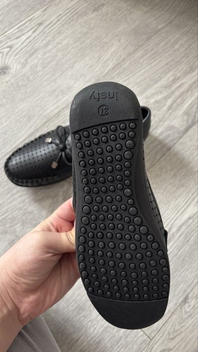 Продам женскую обувь