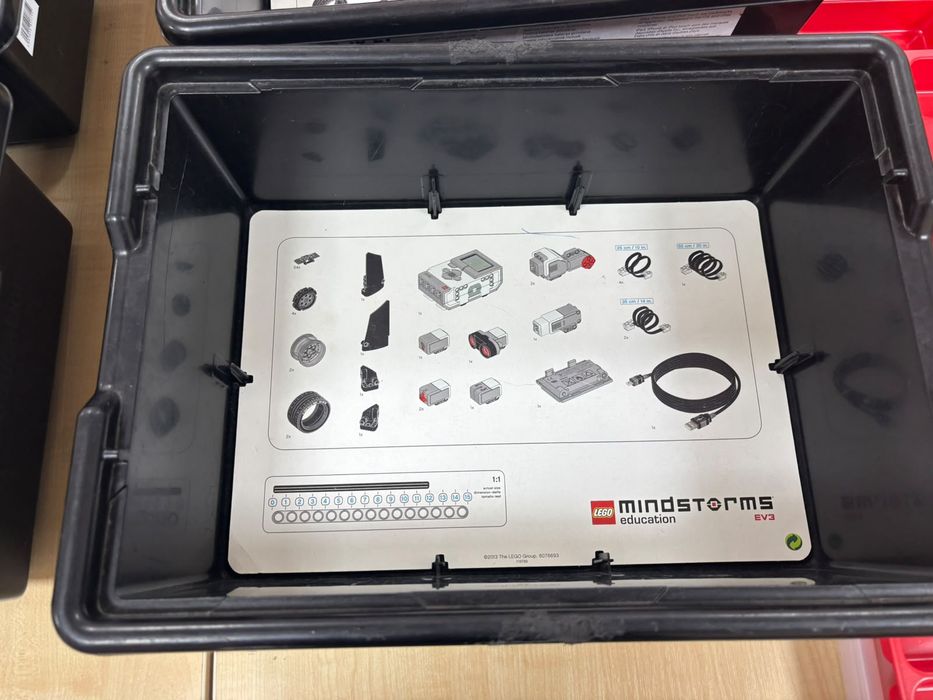 Продам  lego mindstorms education ev3 (45544)
