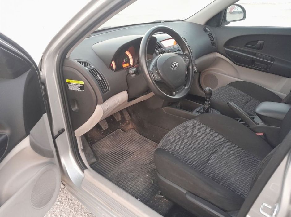 Kia ceed 1.4 2010