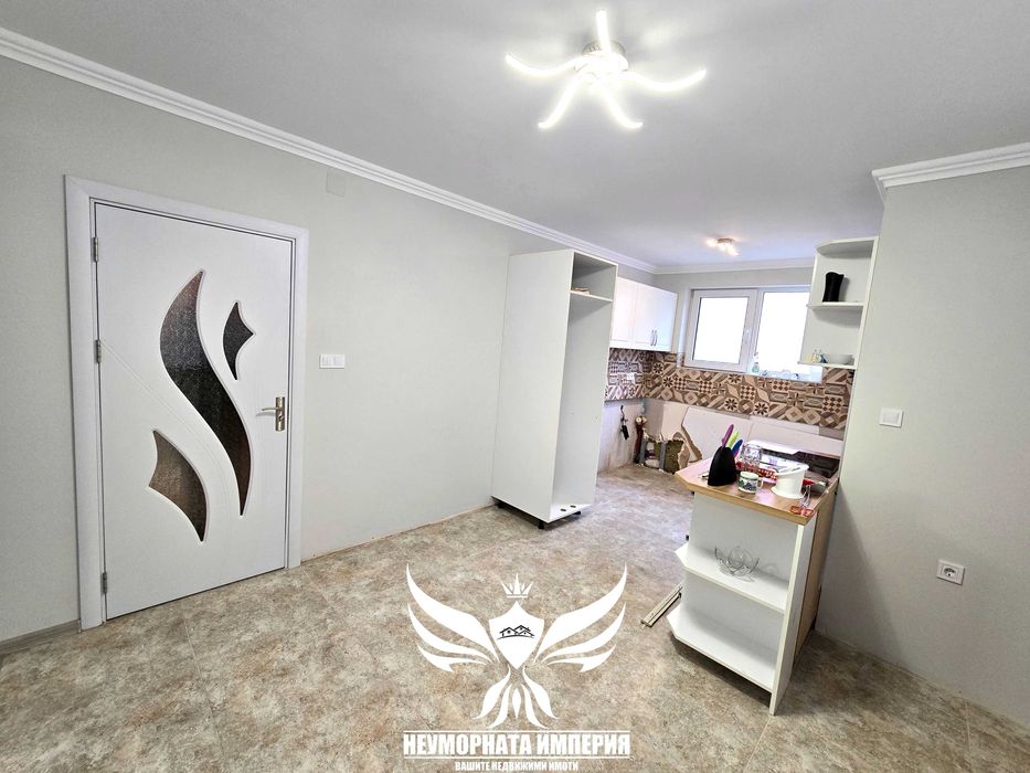 Продавам тристаен апартамент 2ет 120кв в Асеновград, широк център